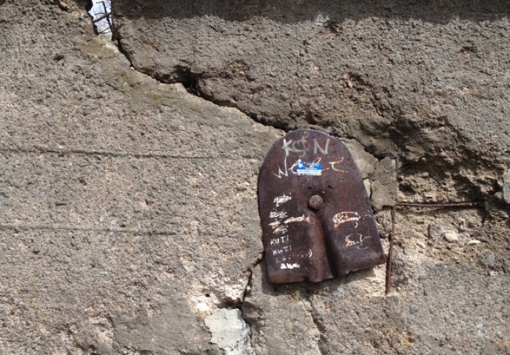 Adina cropped horizontal small